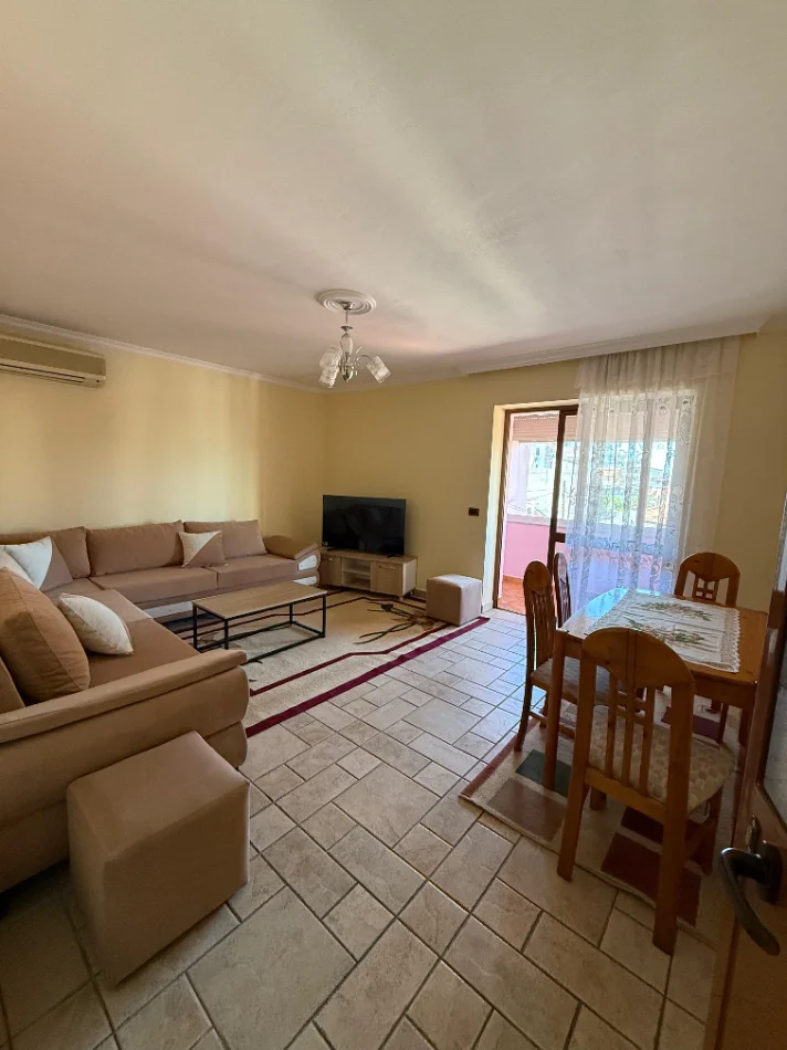 Tirane, shitet apartament 3+1 Kati 3, 85 m² 165.000 € (XHAMLLIKU)