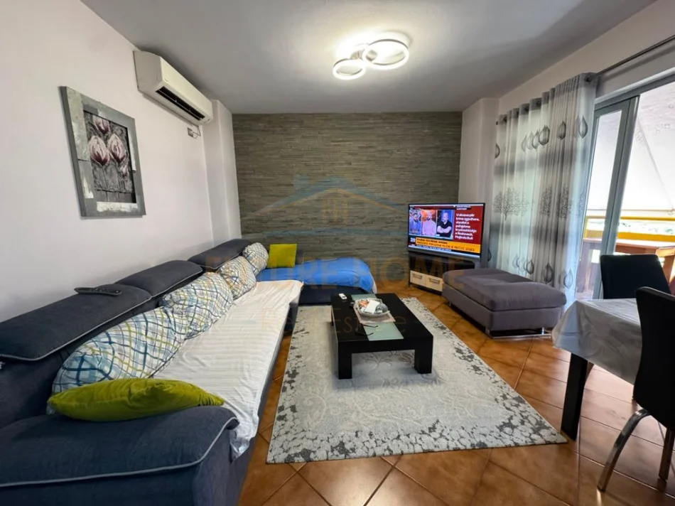 Tirane, shitet apartament 3+1 Kati 4, 123 m² 300.000 € (Pallati me shigjeta)