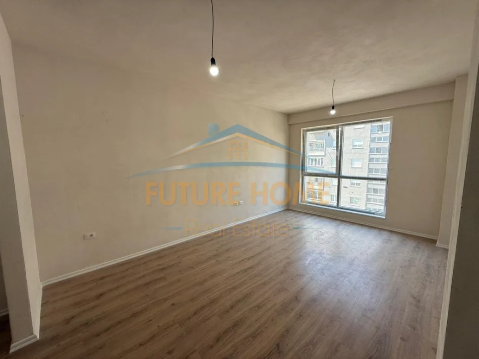 Tirane, shitet apartament 3+1 Kati 4, 124 m² 375.000 € (Komuna e Parisit)