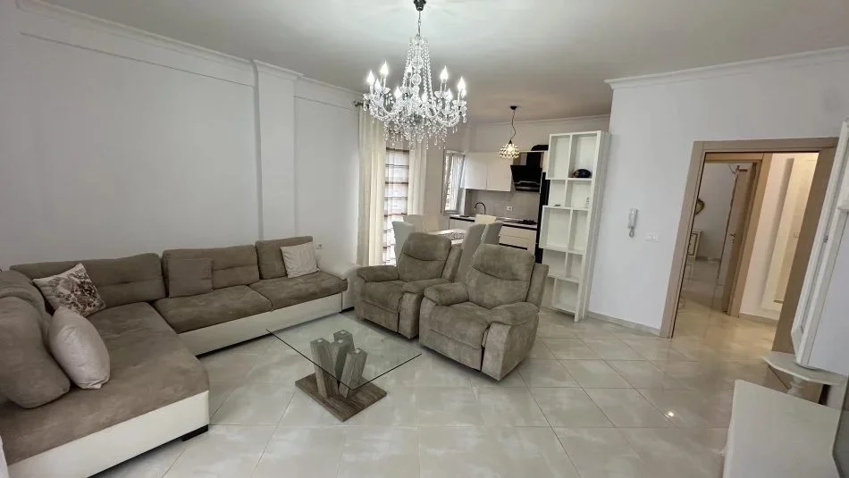 Tirane, shitet apartament 3+1 Kati 4, 220 m² 170.000 € (QTU)