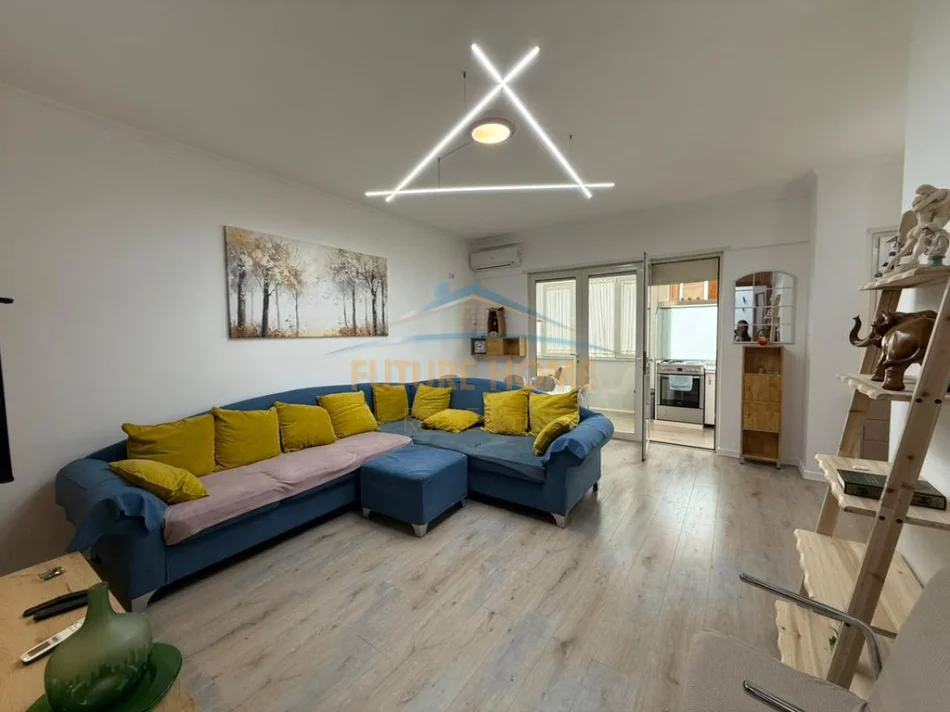 Tirane, shitet apartament 3+1 Kati 5, 114 m² 365.000 € (Liqeni i thate)