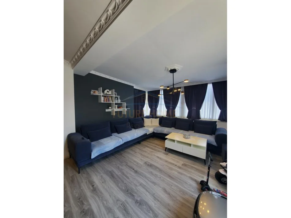 Tirane, shitet apartament 3+1 Kati 5, 125 m² 200.000 € (Rruga Shefqet Kuka, Fresk)