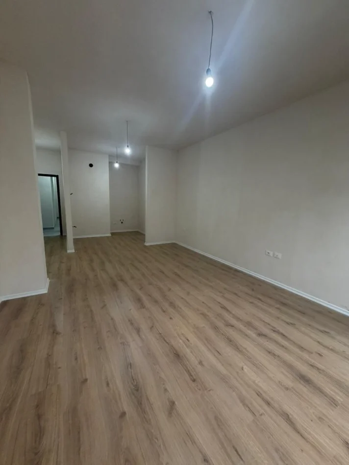 Tirane, shitet apartament 3+1 Kati 5, 125 m² 385.000 € (Komuna e Parisit)