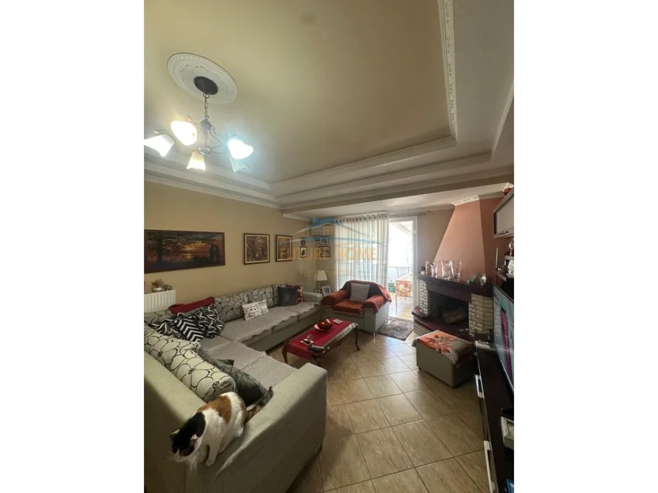 Tirane, shitet apartament 3+1 Kati 5, 157 m² 220.000 €