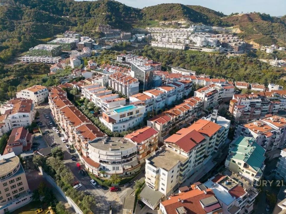 Tirane, shitet apartament 4+1+Ballkon Kati 4, 237 m² 320.000 € (Kodra e Diellit)