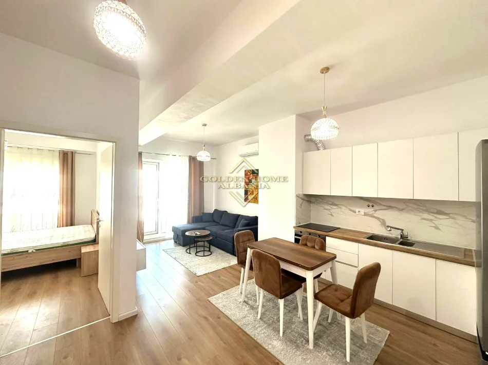 Tirane, shitet apartament , 60 m²