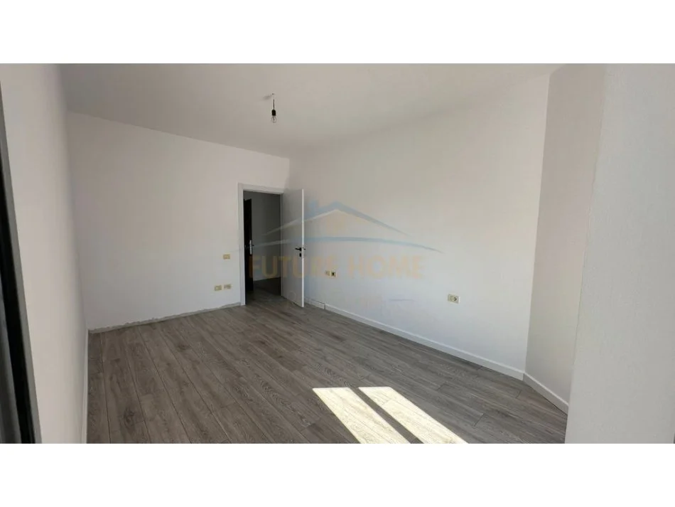 Tirane, shitet apartament , 73 m² 105.000 € (Unaza e Re)