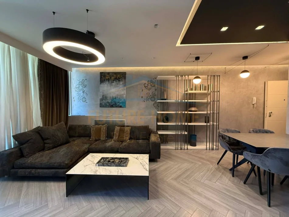 Tirane, shitet apartament Kati 4, 94 m² 300.000 €