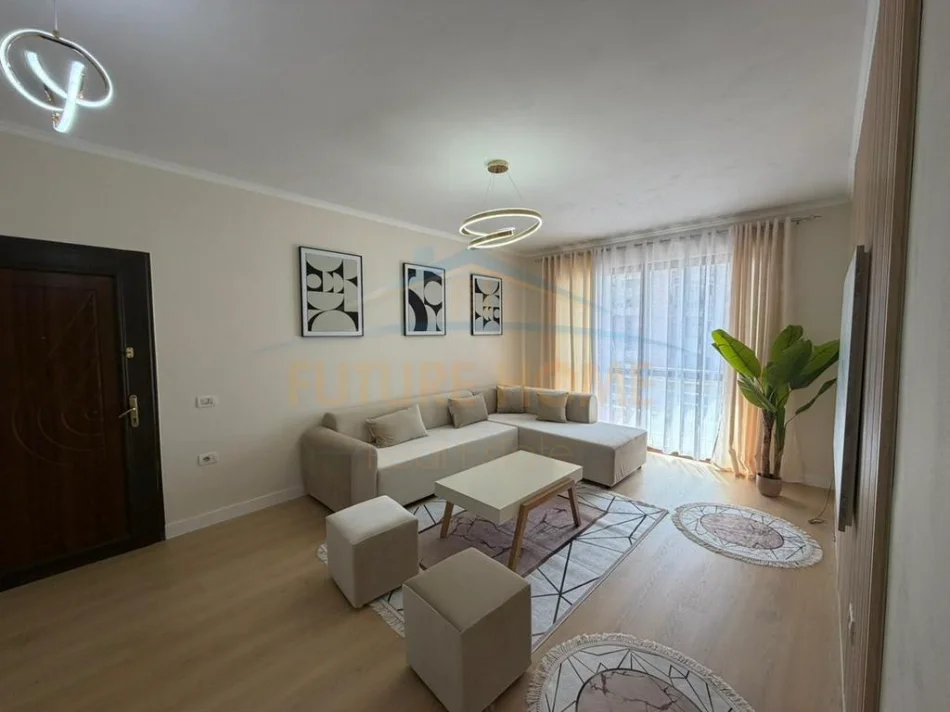 Tirane, shitet apartament Kati 6, 65 m² 119.000 €
