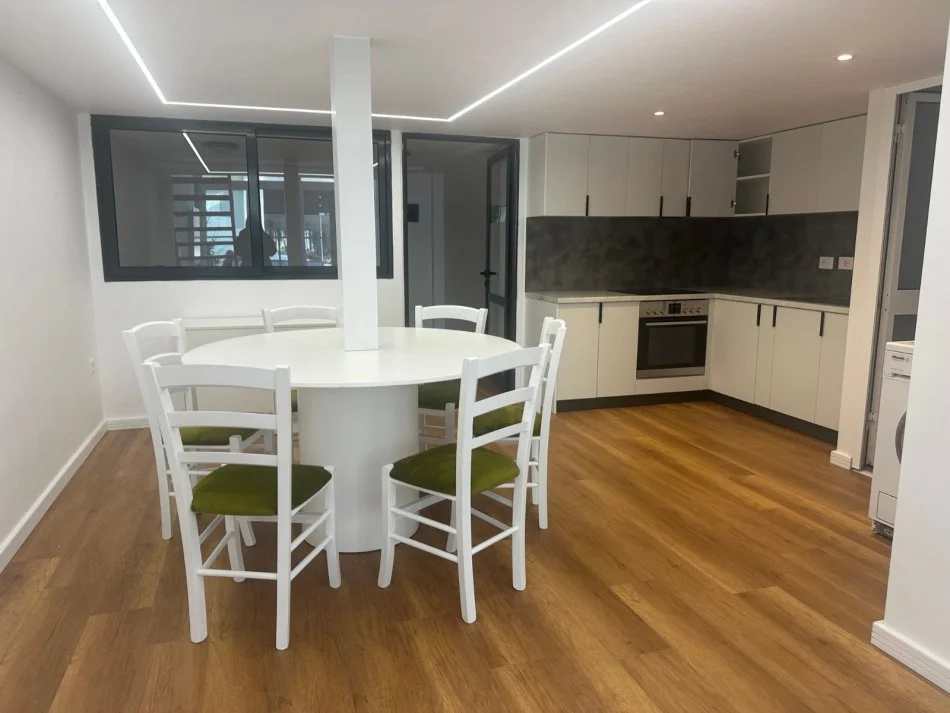 Tirane, shitet apartament duplex 2+1 Kati 1, 102 m² 140.000 € (QTU)