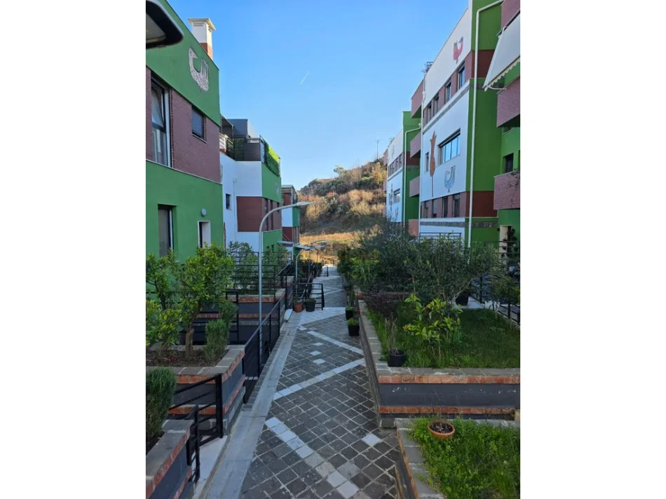 Tirane, shitet apartament duplex Dublex Kati 2, 187 m² 480.000 € (Kodra e Diellit)