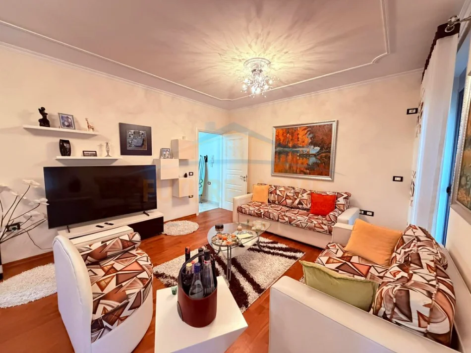 Tirane, shitet apartament duplex Dublex Kati 7, 138 m² 190.000 € (Misto Mame)