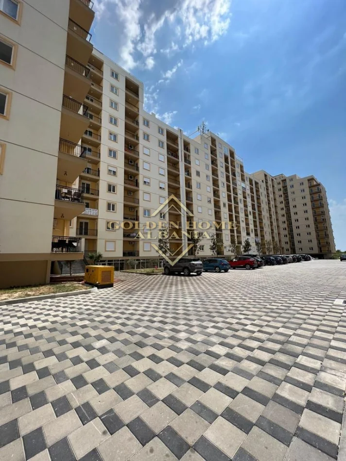 Tirane, shitet apartament , (lezhe)