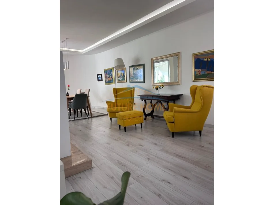 Tirane, shitet apartament+verande | Penthouse 2+1+Ballkon Kati 10, 197 m² 600.000 € (Blloku)