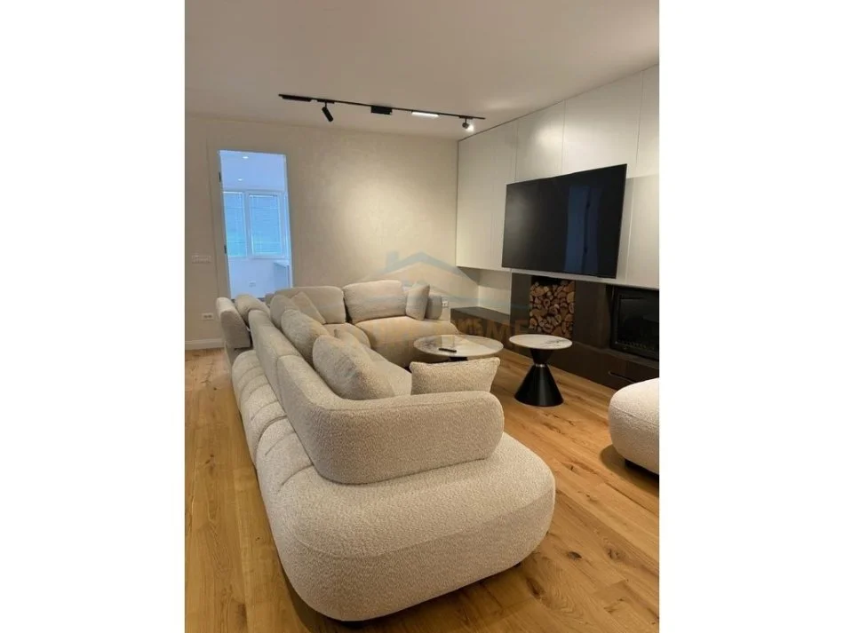 Tirane, shitet apartament+verande | Penthouse 3+1 Kati 5, 300 m² 680.000 € (Liqeni i Thate, Tirane)