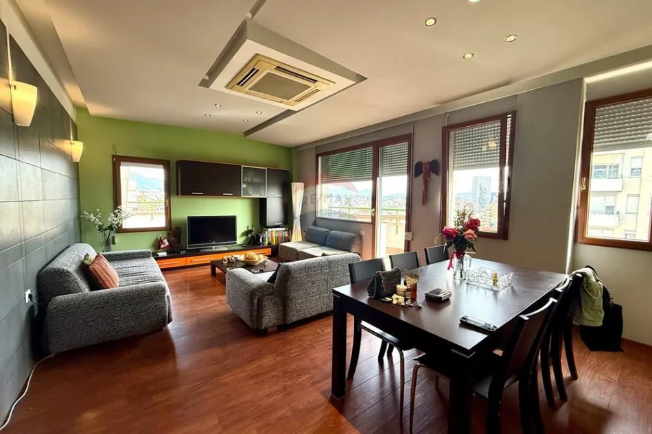 Tirane, shitet apartament+verande | Penthouse 4+1+Studio Kati 10, 295 m² 600.000 € (Qender, Rruga e Dibres)