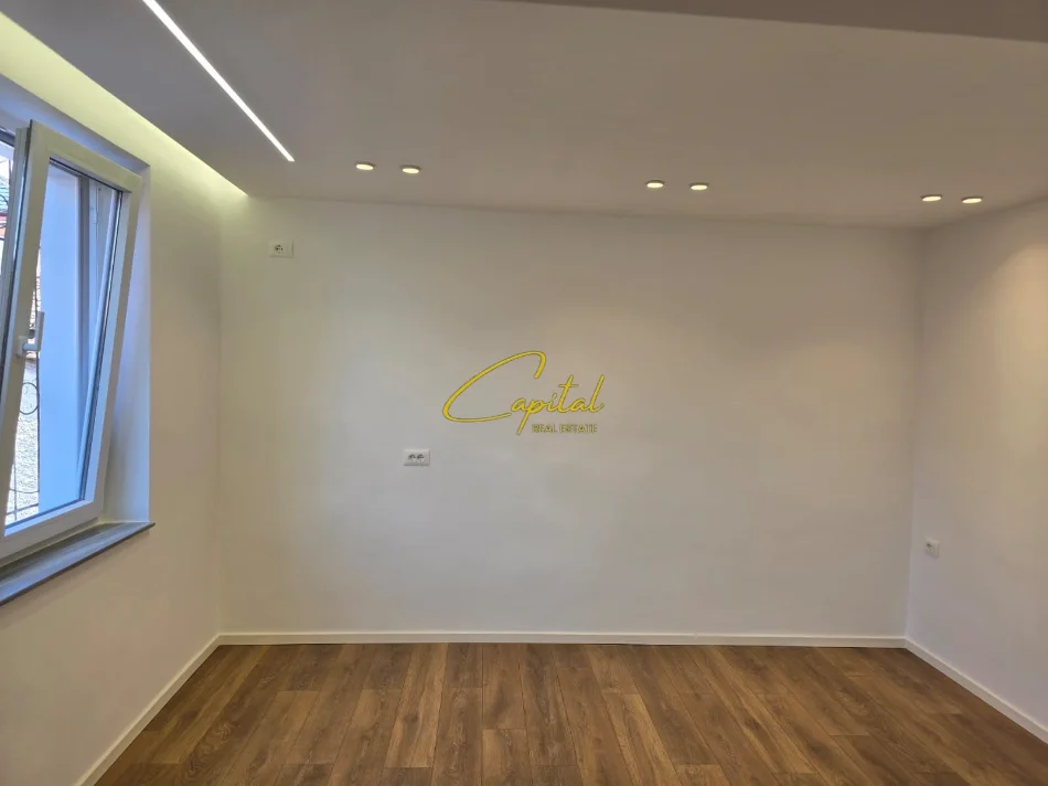 Tirane, shitet garsonier 1+1 Kati 1, 30 m² 85.000 euro (PAZARI I RI)