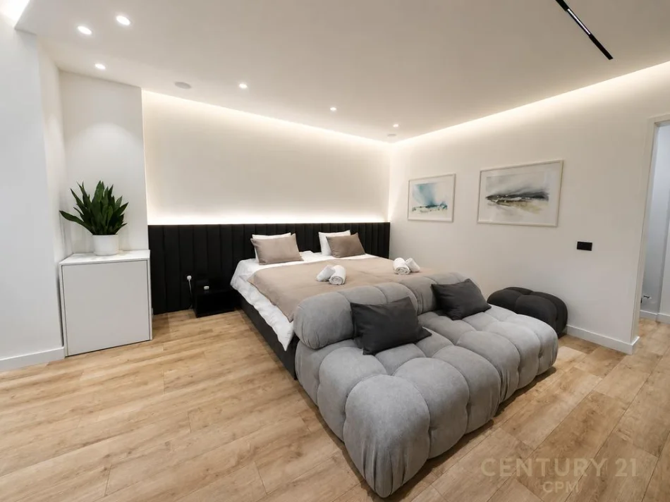 Tirane, shitet garsonier 1+1 Kati 1, 50 m² 1.800.000 € (Sheshi Wilson)