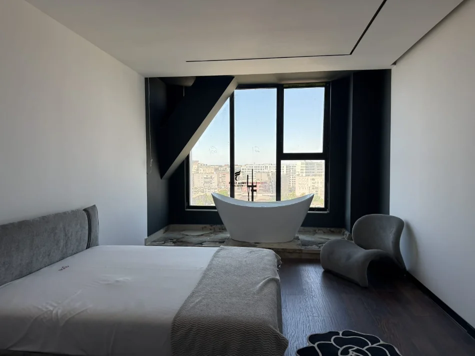 Tirane, shitet garsonier Kati 10, 80 m² 300.000 € (RRUGA E KAVAJES)