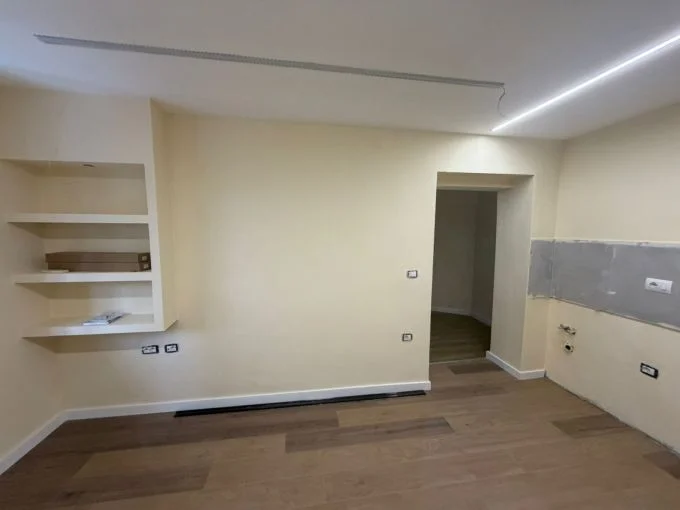 Tirane, shitet garsonier Kati 2, 28 m² 78.000 € (rruga ali demi)