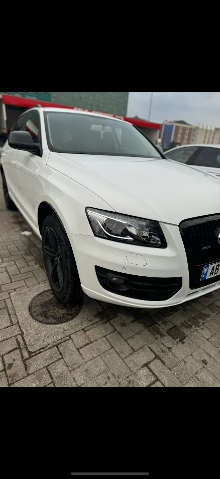 Tirane, shitet makine Audi Q5 3.0 Nafte 🇮🇹, e bardhë automatik Klima 240.000 km 9.000 €