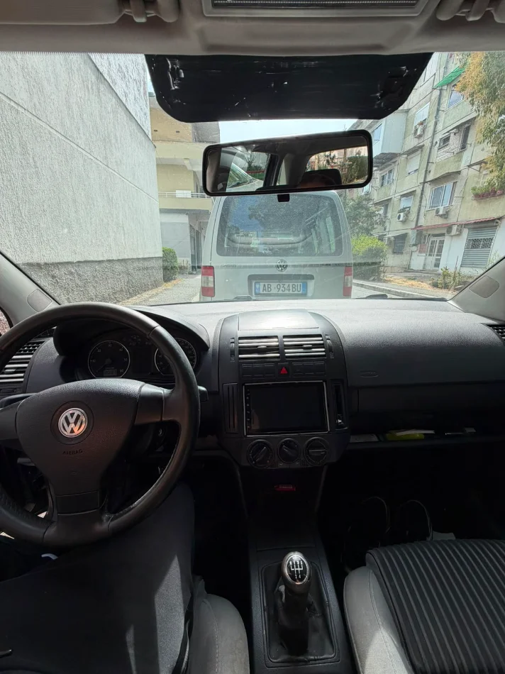 Tirane, shitet makine Polo Nafte, gri e erret manuale Klima 1 km 1 €