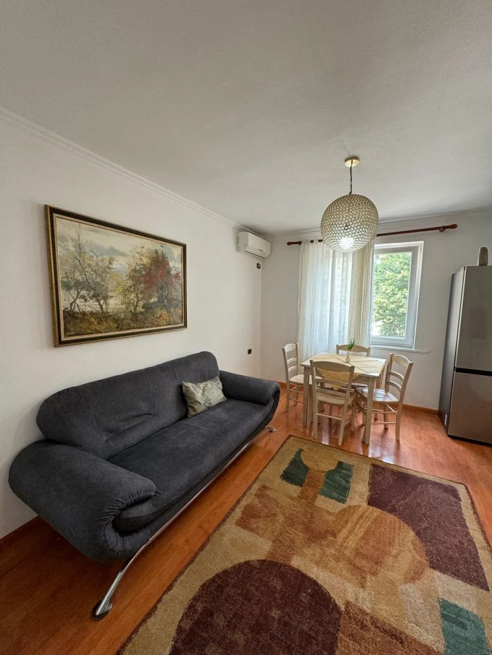 Tirane, shitet nga Pronari, pa-komision apartament 1+1+Ballkon Kati 2, 58 m² 150.000 € (myslyum shuri)