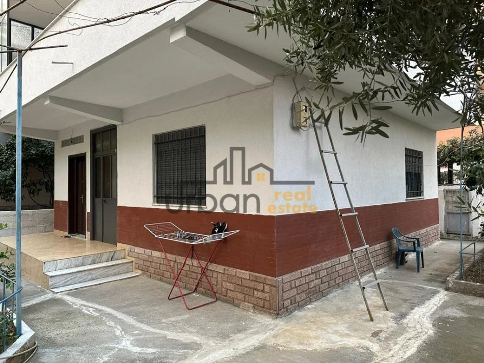 Tirane, shitet shtepi private 2 kateshe ,  270.000 € (Astir)