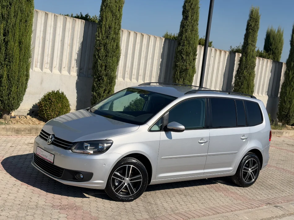 VOLKSWAGEN TOURAN 1.6 NAFTE 👉 2013 👈 kambio AUTOMATIKE 7.000 €