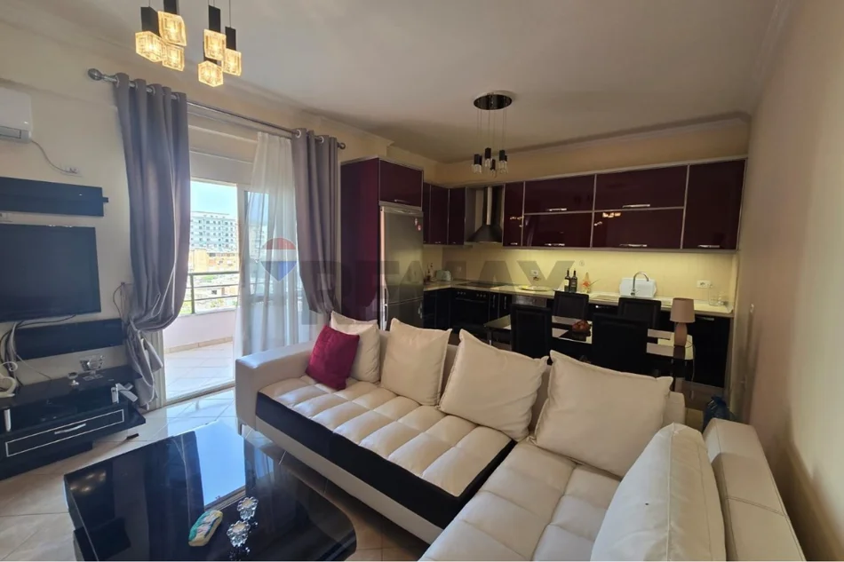 Vlore, jepet me qera apartament 1+1+Ballkon Kati 6, 86 m² 500 € (Rruga Misto Mele, Vlore Kisha Ortodokse Vlore)