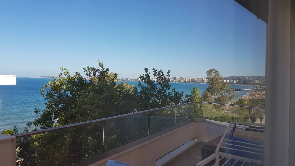 Vlore, jepet me qera nga Pronari,  pa-komision apartament 108 mq, 2+1+Ballkon me PARKIM Kati 5, 850 € (lungomare)