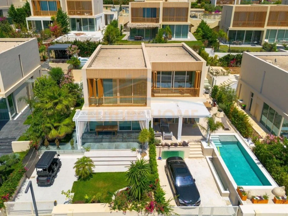 Vlore, shitet Vile 2+1 Kati 1, 333 m² 1.700.000 € (Green Coast)