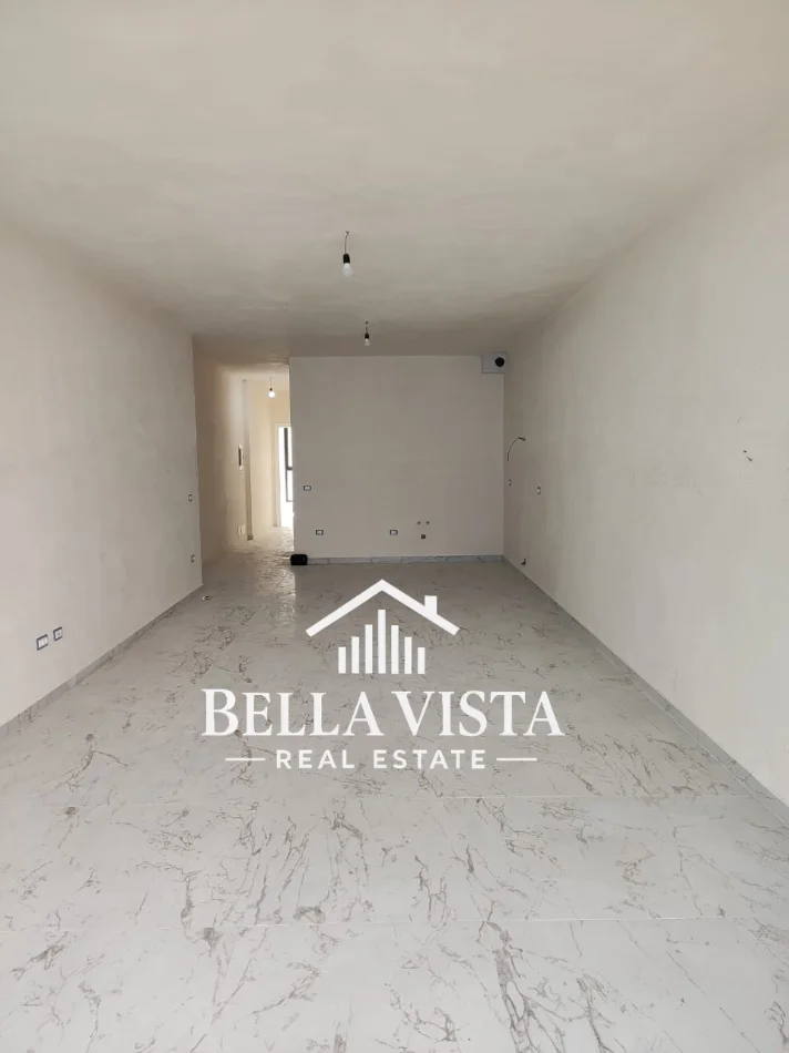 Vlore, shitet apartament 2+1 Kati 3, 135 m² 2000€ m² (Vlore - Skele)