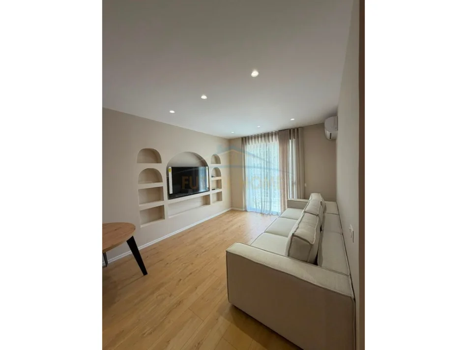 Vlore, shitet apartament 2+1 Kati 6, 100 m² 215.000 € (Vlore)