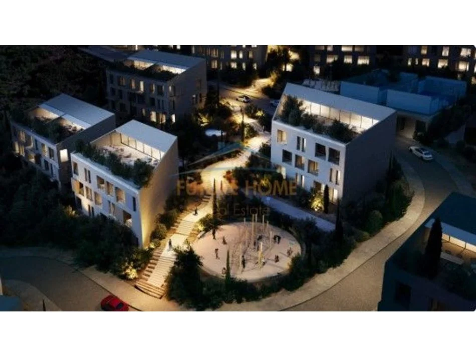 Vlore, shitet apartament duplex Dublex Kati 3, 184 m² (Sun Palase Residence, Palase, Vlore.)