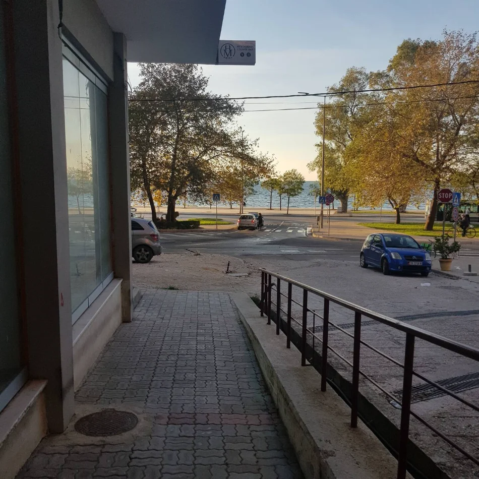 Vlore, shitet nga Pronari, pa-komision apartament 1+1+Ballkon Kati 5, 181.000 € (lungomare)