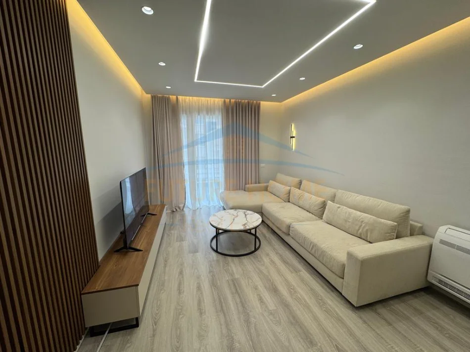 jap me qera apartament 1+1+Ballkon Kati 7, 77 m² 649 € (KOMPLEKSI AURA)