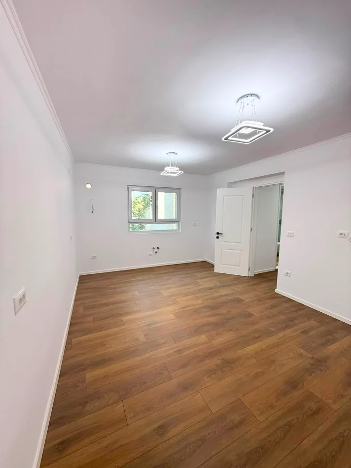 shitet apartament 1+1 Kati 4, 34 m² 94.000 € (Xhamlliku, shkolla Hasan Prishtina)