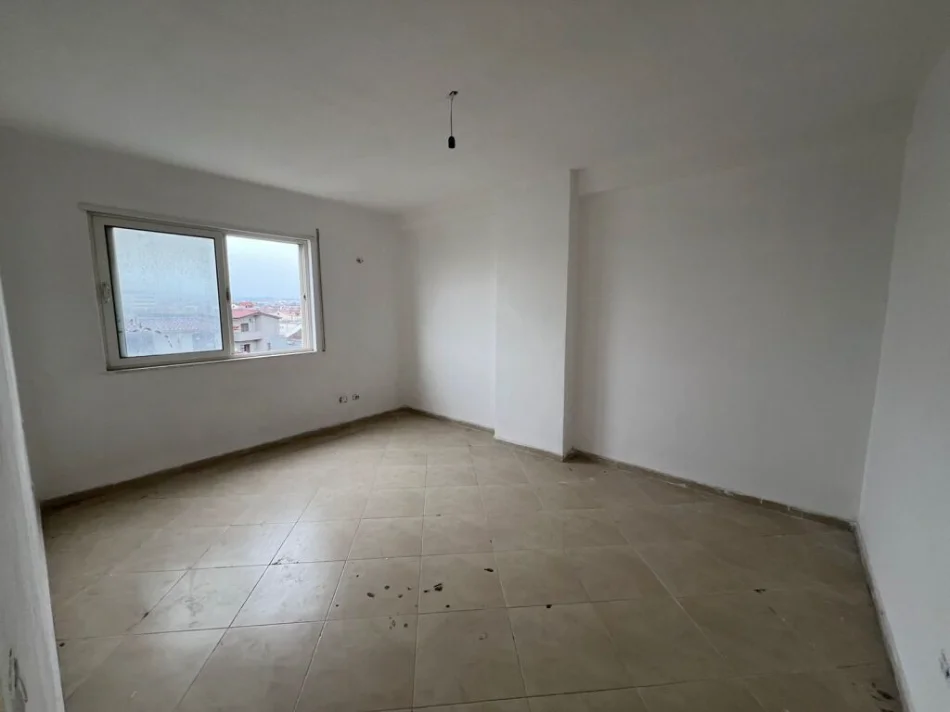 shitet apartament 2+1+Ballkon Kati 3, 107 m² 105.000 € (Rruga Horizonti)