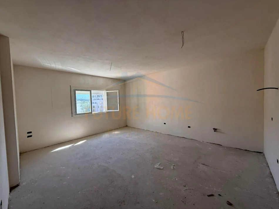 shitet apartament 2+1+Ballkon Kati 5, 98 m² 275.000 € (SHKOLLA E KUQE)