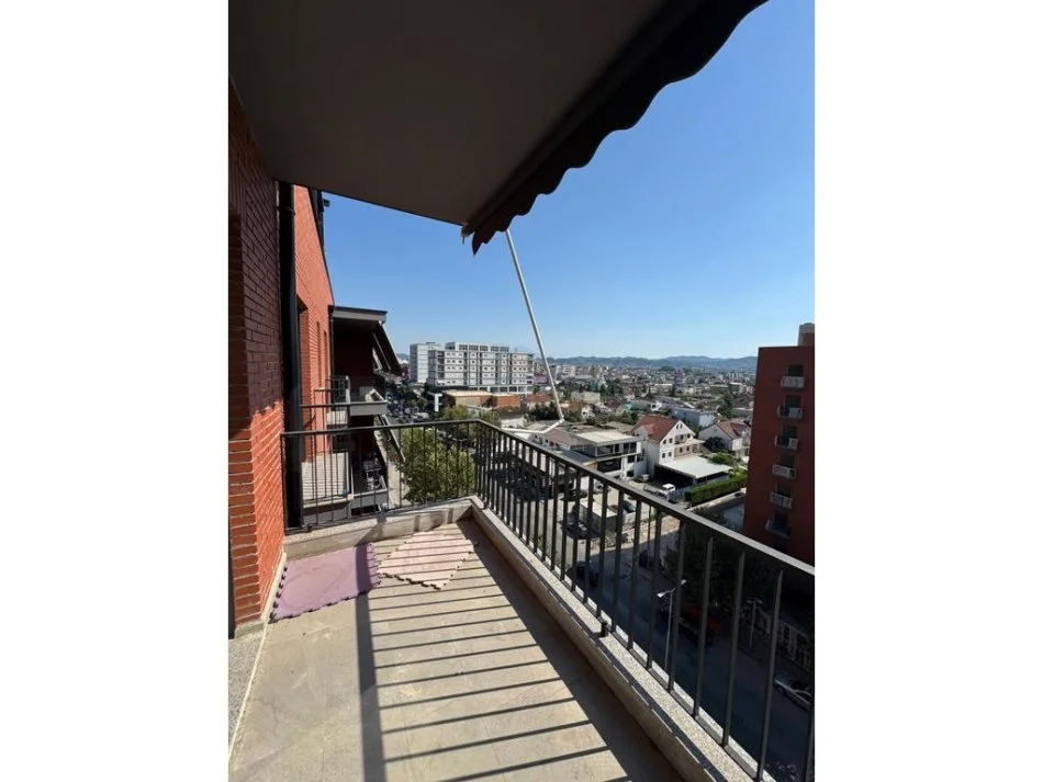 shitet apartament 2+1 Kati 7, 122 m² 112.000 € (Kamez)